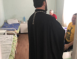 Протоиерей Игорь Жевердан посетил Кашарскую районную стационарную больницу