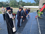 В День памяти и скорби на шахтинском мемориале жертвам фашизма прошла акция «Свеча памяти»