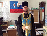 Молебен и чин освящения техники пожарной части г. Шахты совершил настоятель храма благоверного князя Александра Невского