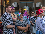 В Покровском кафедральном соборе г. Шахты состоялась встреча выпускников школ города с настоятелем храма и благочинным Александровск-Грушевского округа