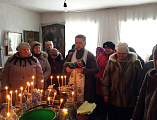Благочинный приходов Кашарского округа иерей Георгий Грошев совершил чин великого освящения воды в приходах, молитвенных домах и традиционных местах сбора людей в благочинии