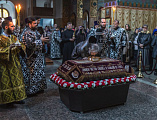 Епископ Симон совершил утреню Великой субботы с чином погребения плащаницы