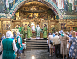 В День Святой Троицы, Пятидесятницы Преосвященнейший епископ Симон совершил Божественную литургию в Покровском кафедральном соборе г. Шахты
