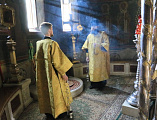 Преосвященнейший епископ Симон совершил Божественную литургию в Троицком соборе Свято-Троицкой Сергиевой Лавры