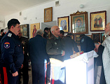 В храме святого Пантелеимона г. Гуково иерей Олег Бурлаков совершил заупокойная панихида по убиенным в годы геноцида казаков
