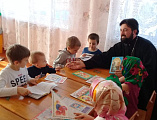 Благочинный Кашарского округа протоиерей Игорь Жевердан посетил детский сад в Кашарском районе