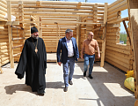 Преосвященнейший епископ Симон ознакомился с этапами строительства храма при ООО «Новороссийский прокатный завод» города Шахты