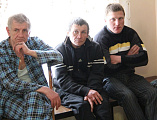 Помощники благочинного Александровск-Грушевского округа посетили подопечных социального центра по оказанию помощи лицам без определённого места жительства г. Шахты
