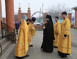 Преосвященнейший епископ Симон возглавил воскресную Божественную литургию в храме Святой Троицы города Каменск-Шахтинский