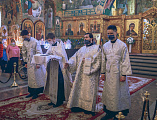 Великая Рождественская вечерня продолжила светлый праздник в Покровском кафедральном соборе г. Шахты