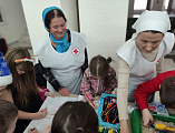Сестры милосердия Марфо-Мариинского сестричества провели для детей с ограниченными возможностями здоровья игровые мастер-классы