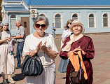 На Соборной площади Покровского кафедрального собора города Шахты прошёл концерт, посвящённый Дню семьи, любви и верности
