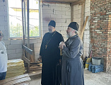 Преосвященнейший епископ Симон ознакомился с ходом строительства храма в честь образа Пресвятой Богородицы «Спорительница хлебов» в хуторе Самбуров