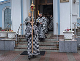 Епископ Симон совершил утреню Великой субботы с чином погребения плащаницы