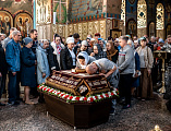 Вечерня Великой Пятницы с чином выноса Плащаницы