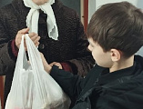 «Благо Дарю»: в п. Каменоломни прошла благотворительная выдача продуктовых наборов