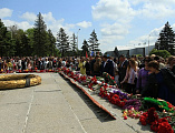 В День Победы у Вечного огня города Шахты «поклонились великим тем годам»