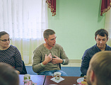 В Покровском кафедральном соборе состоялось молодежное мероприятие: вопросы о семье и отношениях