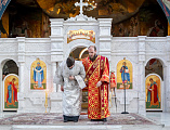 В день памяти святых жен-мироносиц Преосвященнейший Симон совершил Божественную литургию и хиротонию во пресвитеры в Покровском кафедральном соборе города Шахты