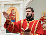 В престольный день Преосвященнейший епископ Симон совершил Божественную литургию в храме святого великомученика Георгия Победоносца пос. Новозарянский