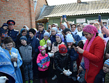 В честь праздника Благовещения Пресвятой Богородицы в храме Архистратига Михаила пос. Каменоломни выпустили в небо белых голубей