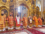 Преосвященнейший епископ Симон с сонмом архипастырей совершил Божественную литургию в Ростовском кафедральном соборе Рождества Пресвятой Богородицы