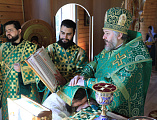 Преосвященнейший епископ Симон совершил Божественную литургию и диаконскую хиротонию