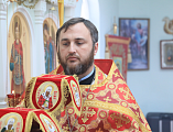 Продолжая пасхальные торжества, Преосвященнейший епископ Симон совершил Божественную литургию в храме вмч. Георгия Победоносца пос. Новозарянский