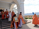 Пасхальное торжество в храме Донской иконы Божией Матери города Новошахтинска в понедельник Светлой седмицы