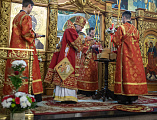 Праздников Праздник и Торжество из Торжеств. В праздник Светлого Христова Воскресения в Покровском кафедральном соборе г. Шахты состоялось торжественное богослужение