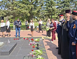 В новошахтинском парке «Казачий» почтили героев ВОВ