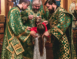 Праздничную Литургию по случаю престольного дня храма святой Ксении Петербургской г. Шахты возглавил Преосвященнейший Симон, епископ Шахтинский и Миллеровский