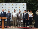 В Донском государственном аграрном университете п.Персиановский в День знаний прошла торжественная линейка. В мероприятии принял участие иеромонах Николай (Наметышев)