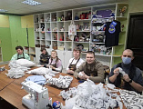 Совместная забота: особенные дети и сёстры милосердия передали подушки в госпиталь для участников СВО