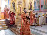 Впервые в Шахтинской епархии совершена Божественная литургия архиерейским чином с сурдопереводом в храме Покрова Пресвятой Богородицы г. Каменск-Шахтинский