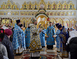 В престольный праздник Преосвященнейший епископ Симон возглавил Божественную литургию в храме Державной иконы Божией Матери города Донецка