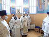 С архипастырским визитом Преосвященнейший епископ Симон посетил Покровский храм г. Каменск-Шахтинский и совершил чин присоединения к Православной Церкви временно от нее отпавших христиан