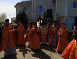 В понедельник Светлой седмицы Преосвященнейший епископ Симон с архипастырским визитом посетил храм Донской иконы Божией Матери города Новошахтинска