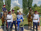 В Миллерово прошла церемония посажения казачат на коня