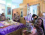 В день памяти Усекновения главы Пророка, Предтечи и Крестителя Господня Иоанна Преосвященнейший епископ Симон совершил Божественную литургию в храме Архистратига Михаила пос. Каменоломни