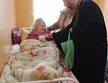 Священник поздравил с Пасхой Христовой  постояльцев хосписа х. Красный
