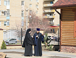 В день особого поминовения усопших епископ Симон совершил Божественную литургию и панихиду в храме в честь Всех святых, в земле Русской просиявших, г. Каменск-Шахтинский