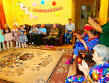 Молодежный отдел Донецкого благочиния совместно с духовным родительским клубом «Свет добра» осуществили выездную акцию «Любовь, заботу, внимание ближнему»