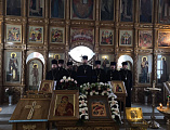 В храме Донской иконы Божией Матери г. Новошахтинска в день памяти местночтимого подвижника Донбасса, иеромонаха Серафима (Калинина) состоялось соборное богослужение