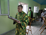 В престольный праздник Преосвященнейший епископ Симон совершил Божественную литургию в храме преподобного Паисия Святогорца при епархиальном реабилитационном центре для наркозависимых х. Маркин