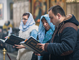 Епископ Шахтинский и Миллеровский Симон совершил Литургию Преждеосвященных Даров в Покровском кафедральном соборе г. Шахты
