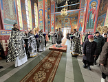 Преосвященнейший епископ Симон совершил Литургию Преждеосвященных Даров в храме Покрова Божией Матери города Каменск-Шахтинский