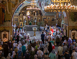 В день Святой Троицы, Пятидесятницы епископ Симон совершил праздничное богослужение