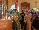 Праздничную Литургию по случаю престольного дня храма святой Ксении Петербургской города Шахты возглавил Преосвященнейший епископ Симон