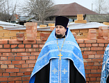 Преосвященнейший епископ Симон совершил чин на основание церкви на месте строительства храма Покрова Пресвятой Богородицы в хуторе Карповка Багаевского района